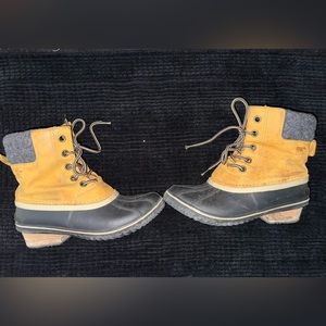 Women size 10 Sorel winter boots